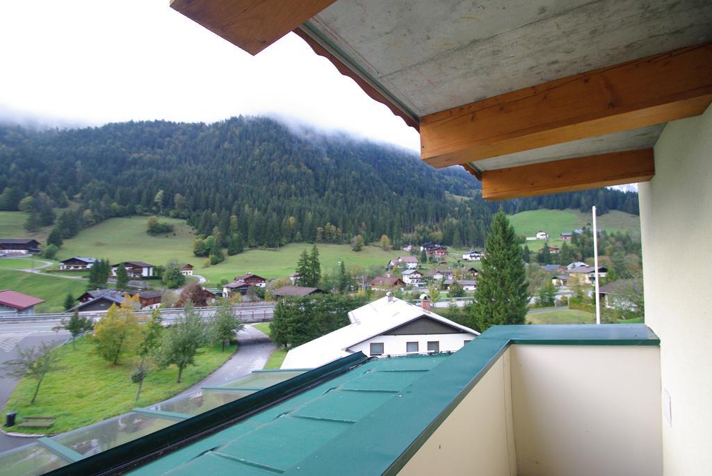 Gasthof Schonblick Hotel Russbach am Pass Gschuett Exterior photo