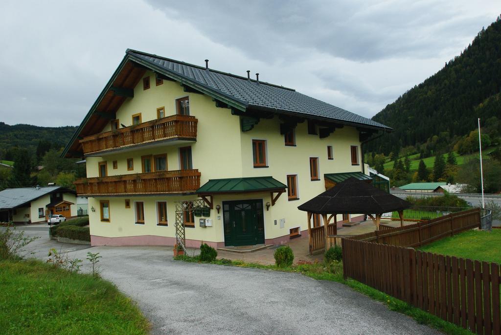 Gasthof Schonblick Hotel Russbach am Pass Gschuett Exterior photo