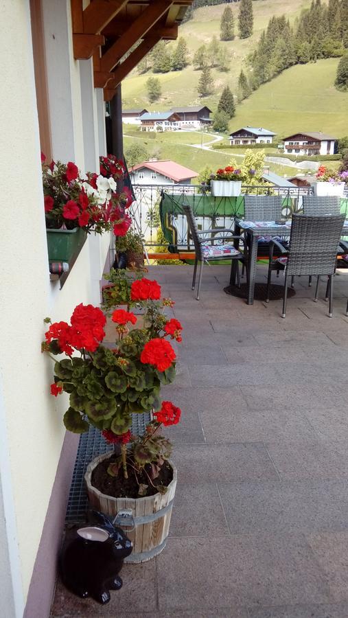 Gasthof Schonblick Hotel Russbach am Pass Gschuett Exterior photo